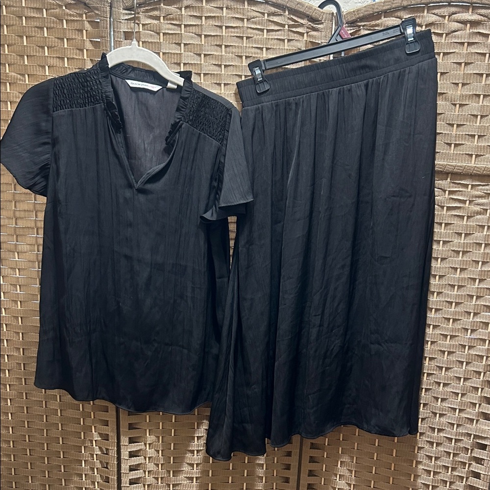 Isaac Mizrahi Black Midi Skirt